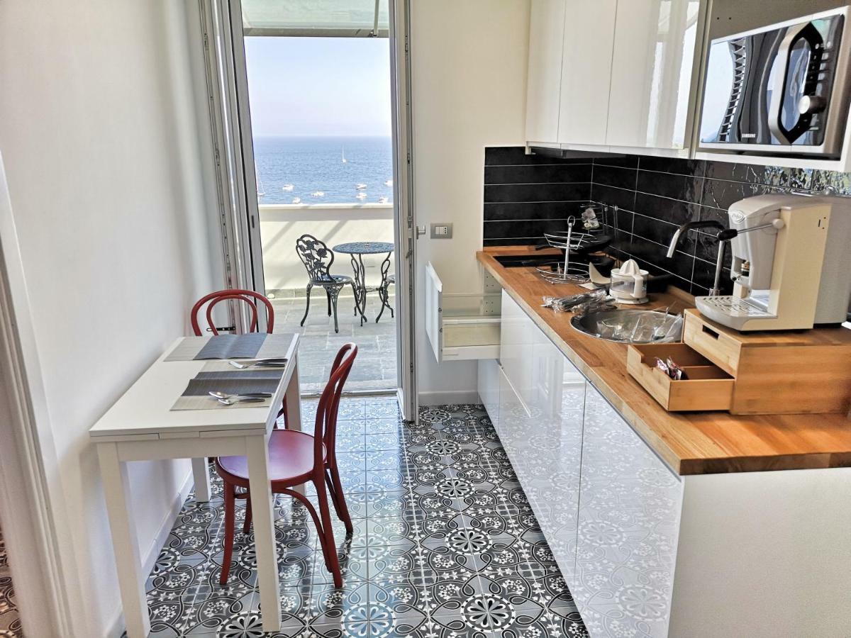 Calise Guest House プロチーダ エクステリア 写真